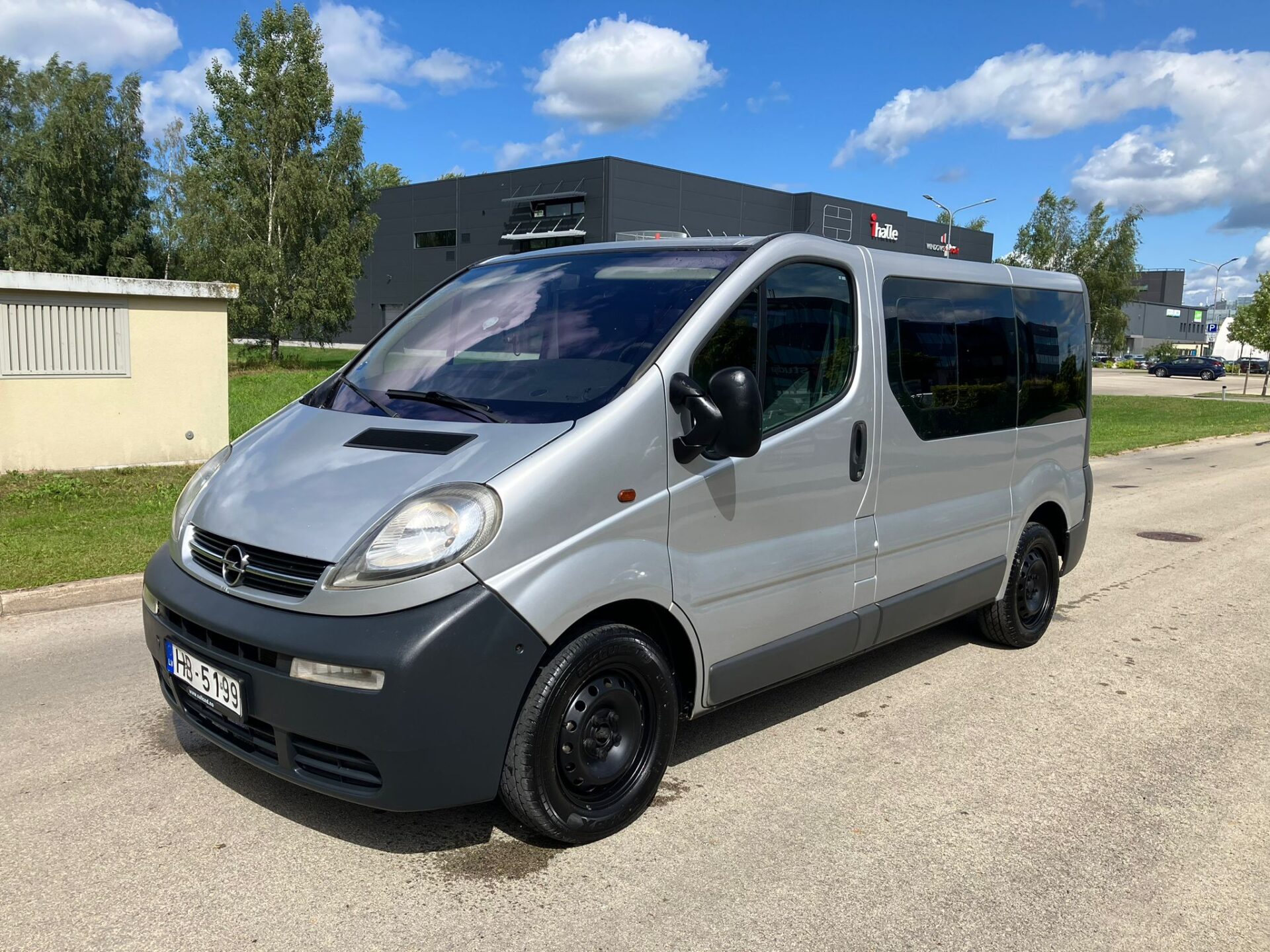 Opel Vivaro 9-vietas