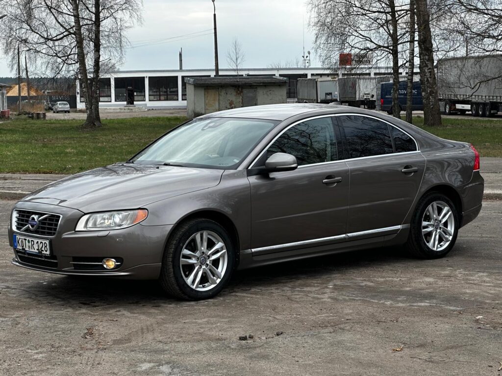 VOLVO S80