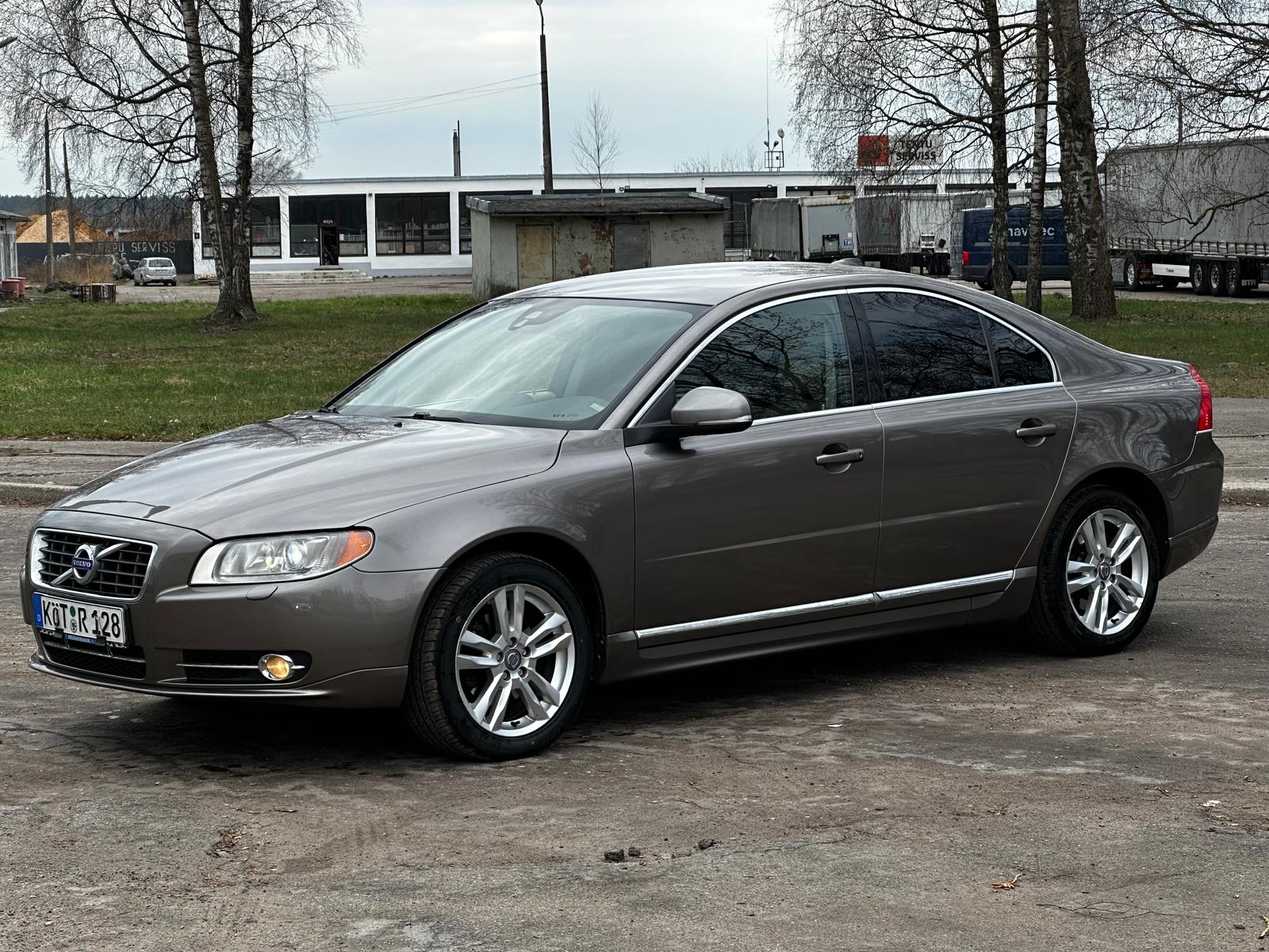 VOLVO S80
