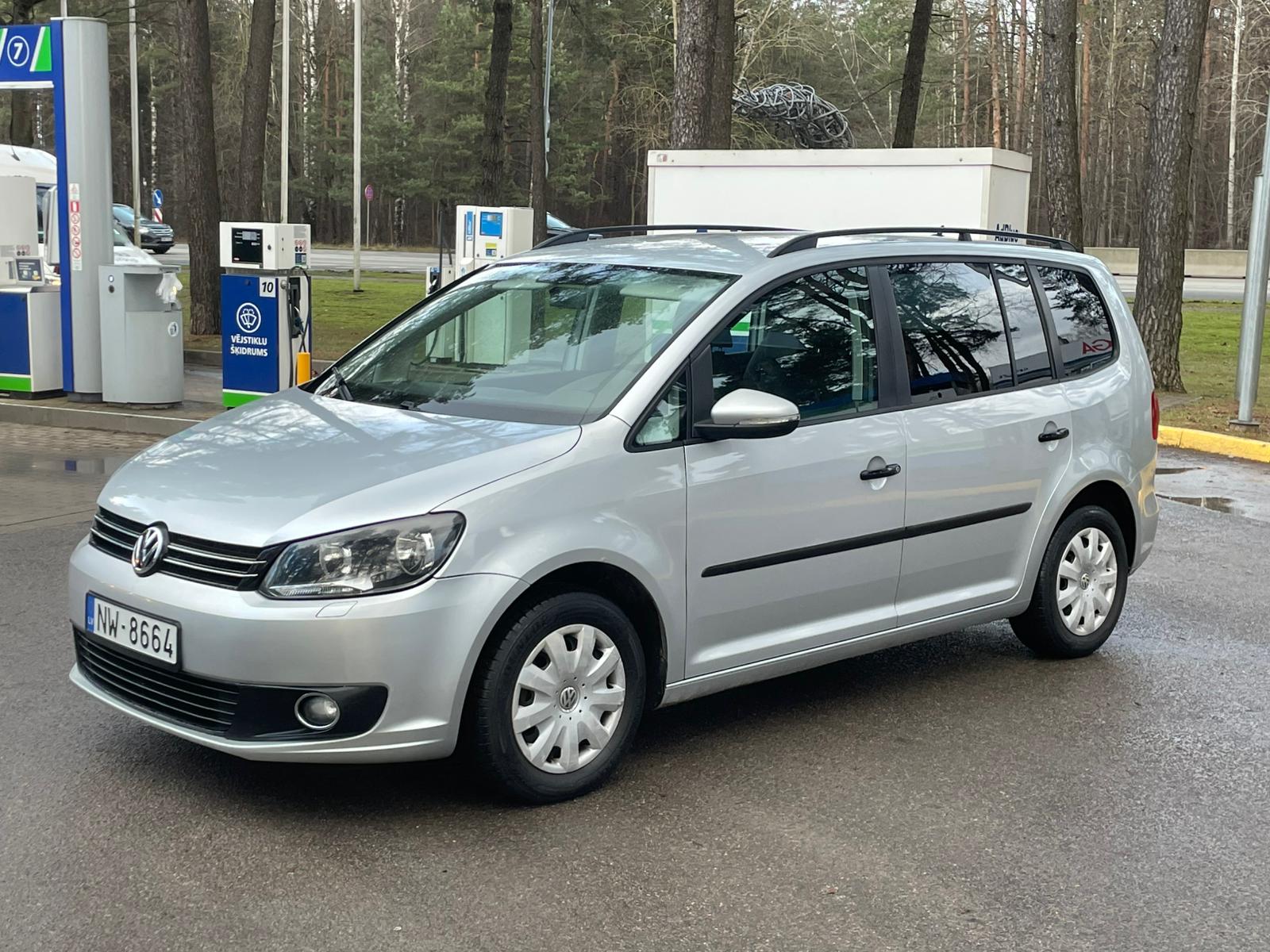 VW Touran 7-Vietīgs