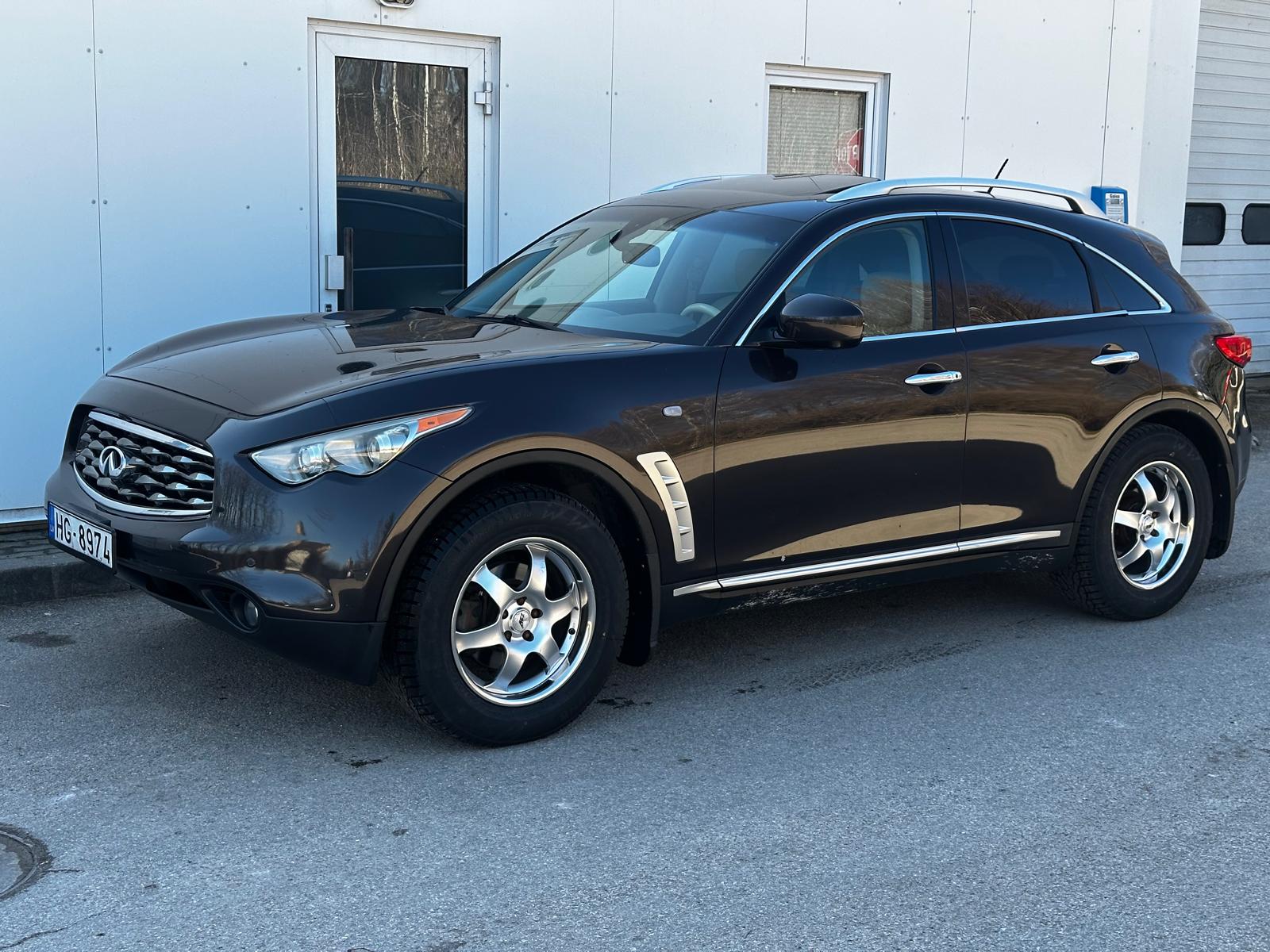 INFINITI FX 35
