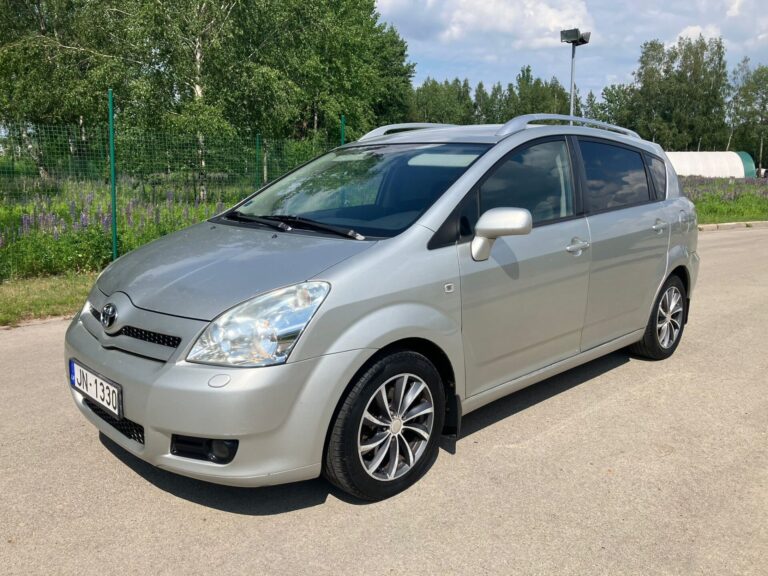 Toyota Corolla Verso 7-seats