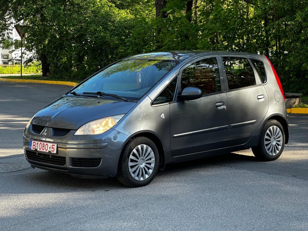 MITSUBISHI COLT