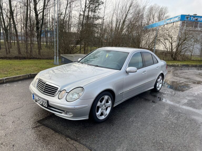 MERCEDES BENZ E240 AVANTGARDE