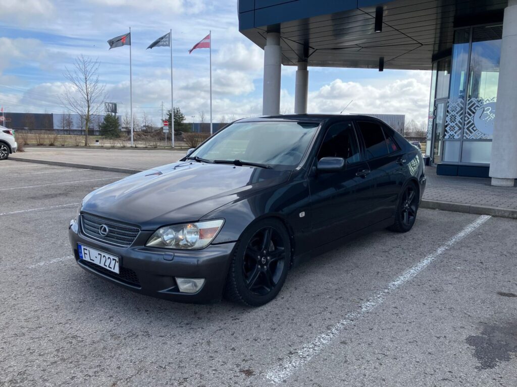 Lexus Is 200