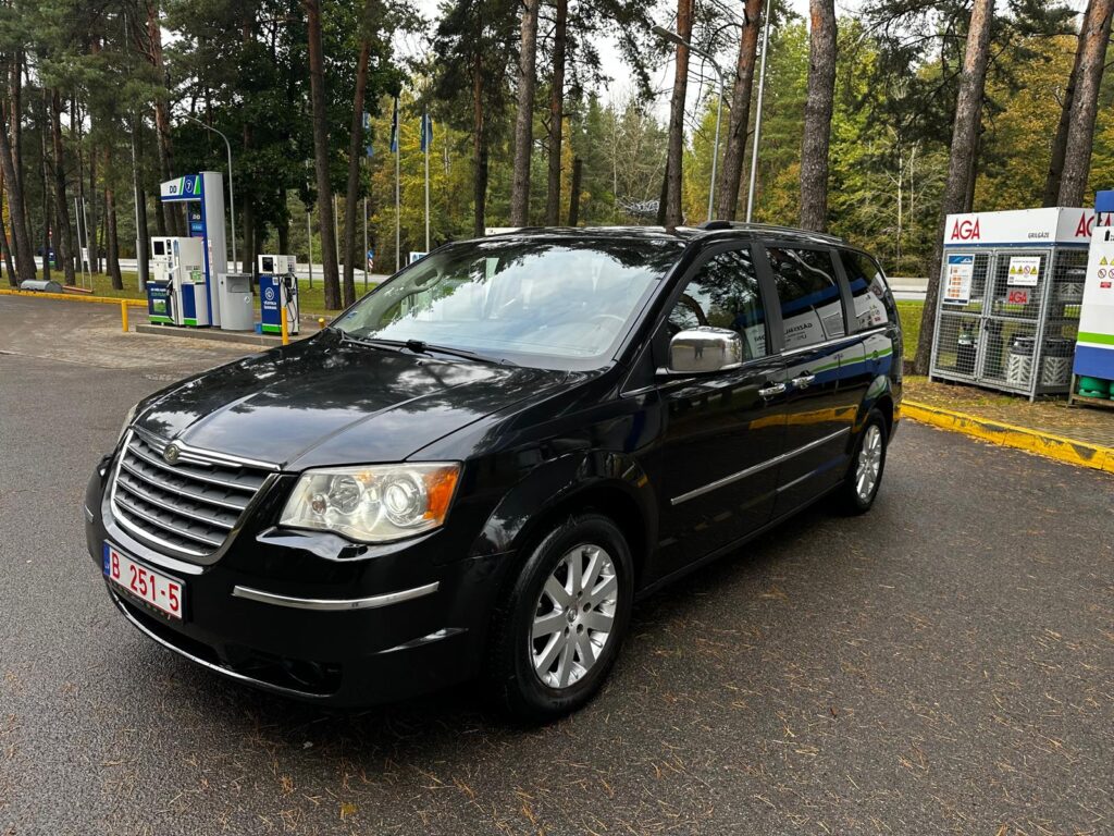 Chrysler Grand Voyager Limited Edition Stow N GO 7-vietas