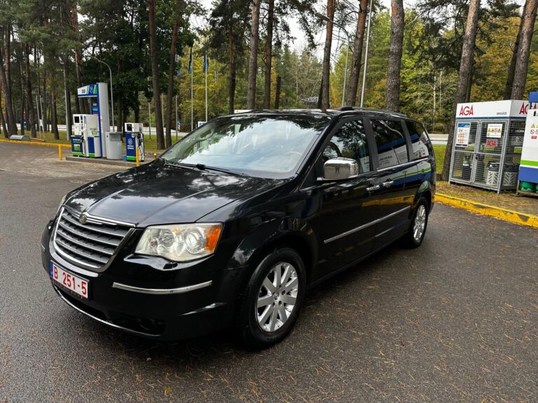 Chrysler Grand Voyager Limited Edition Stow N GO 7-vietas
