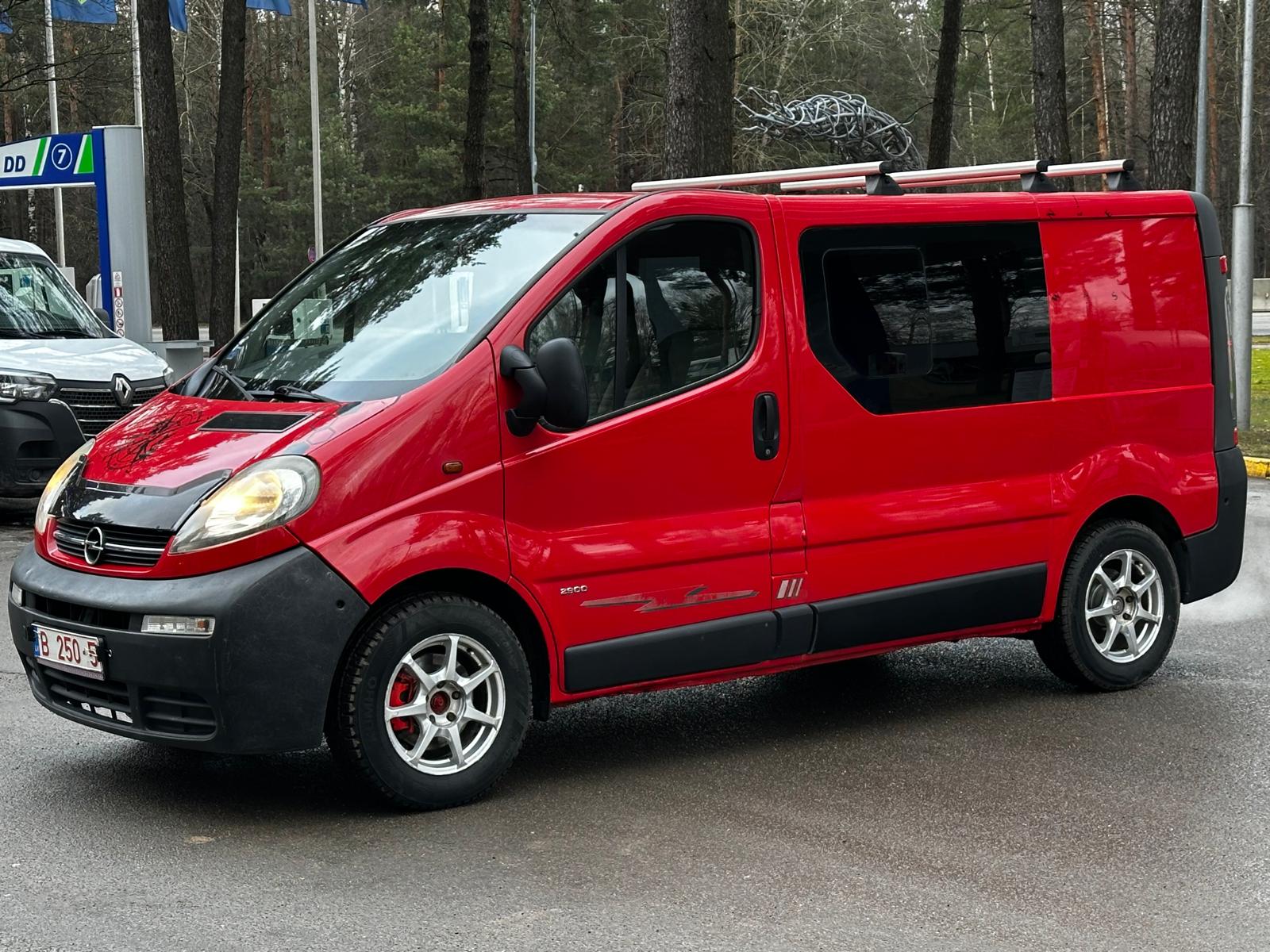 Opel Vivaro 5 seats