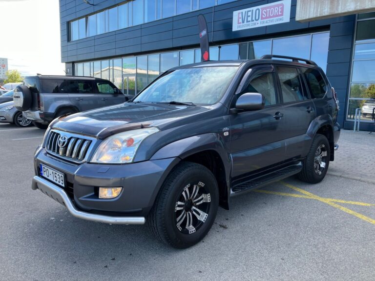 Toyota Land Cruiser D4D 4×4 8-vietas