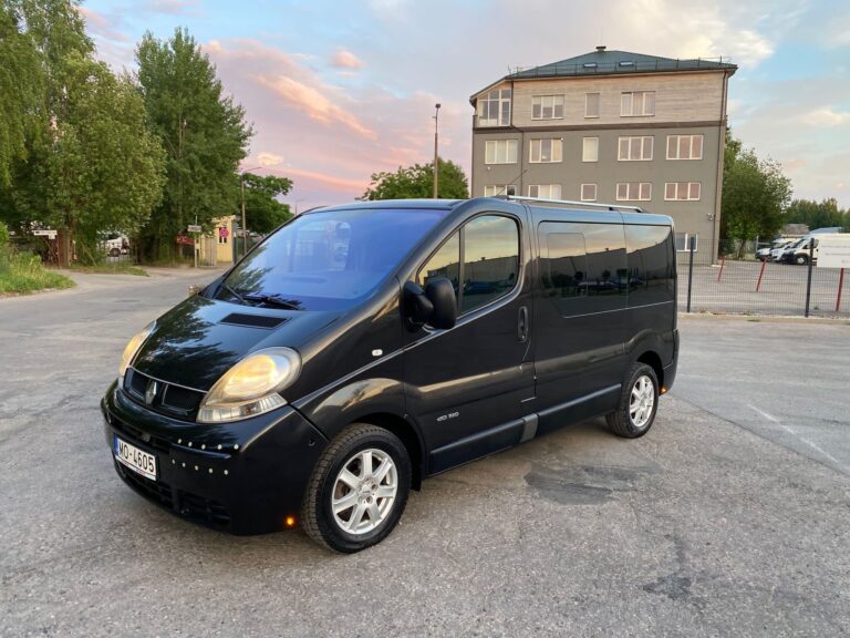 Renault Trafic Passenger 9-vietas