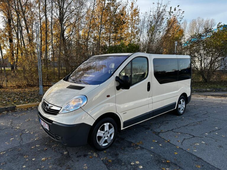 OPEL VIVARO 9-VIETAS