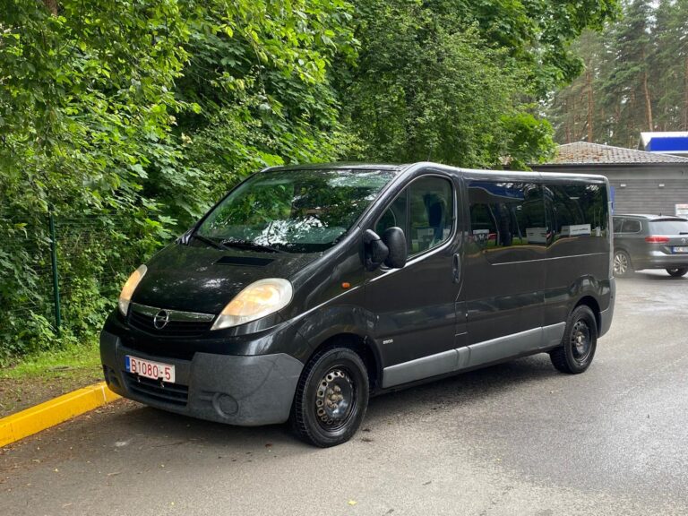Opel Vivaro 9 vietas