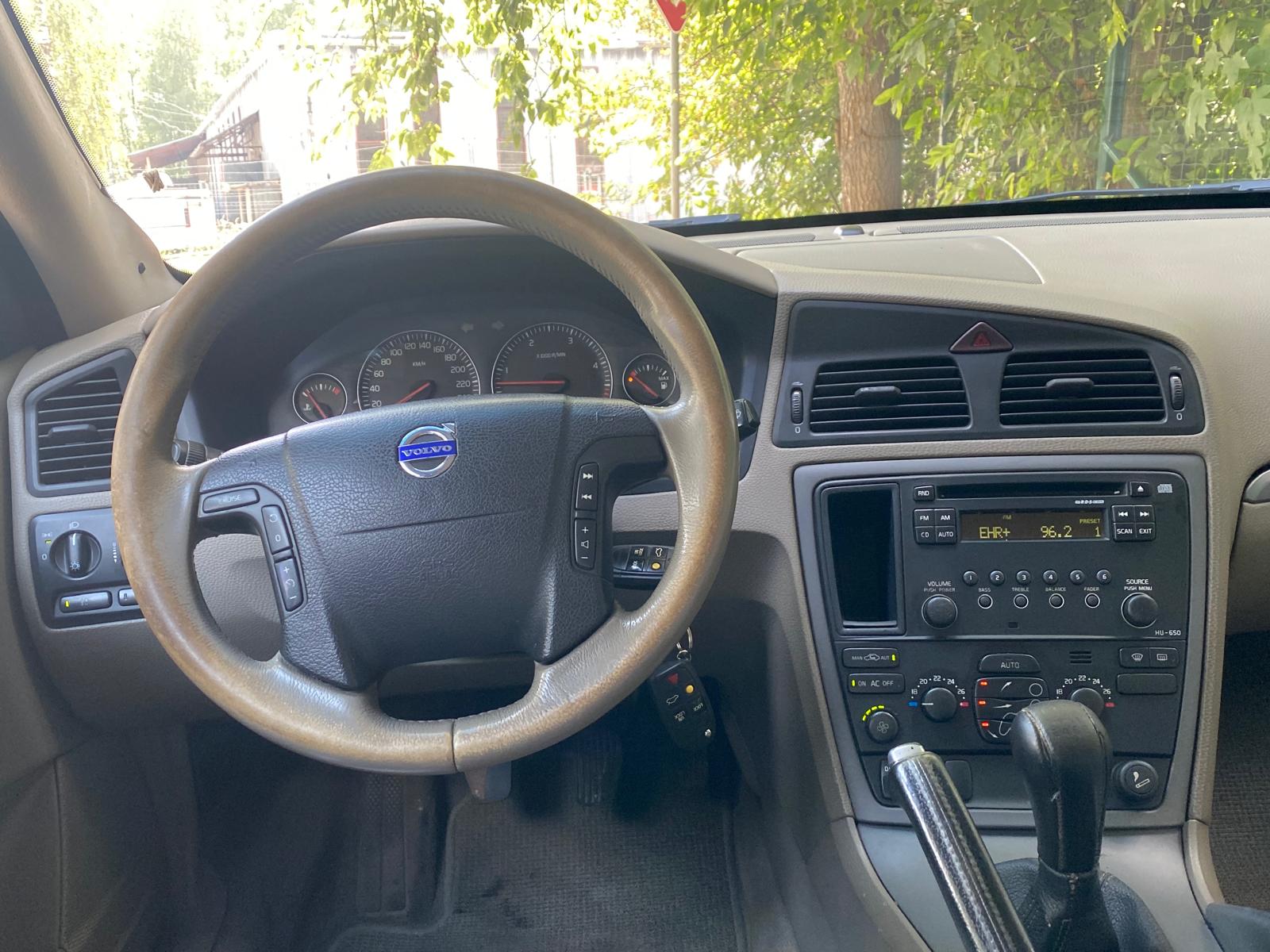 VOLVO XC70