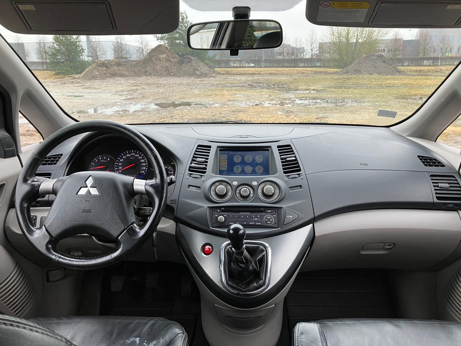 Mitsubishi Grandis 7-vietas