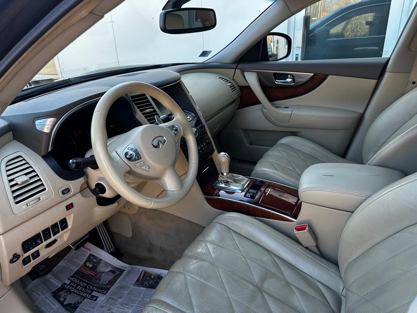 INFINITI FX 35