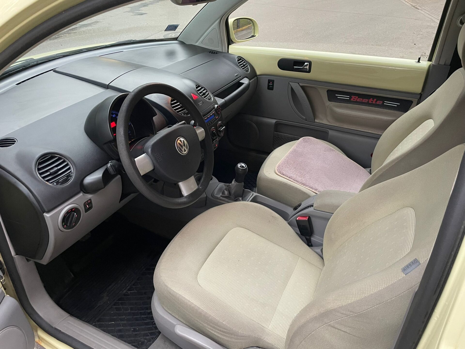 VW NEW BEETLE