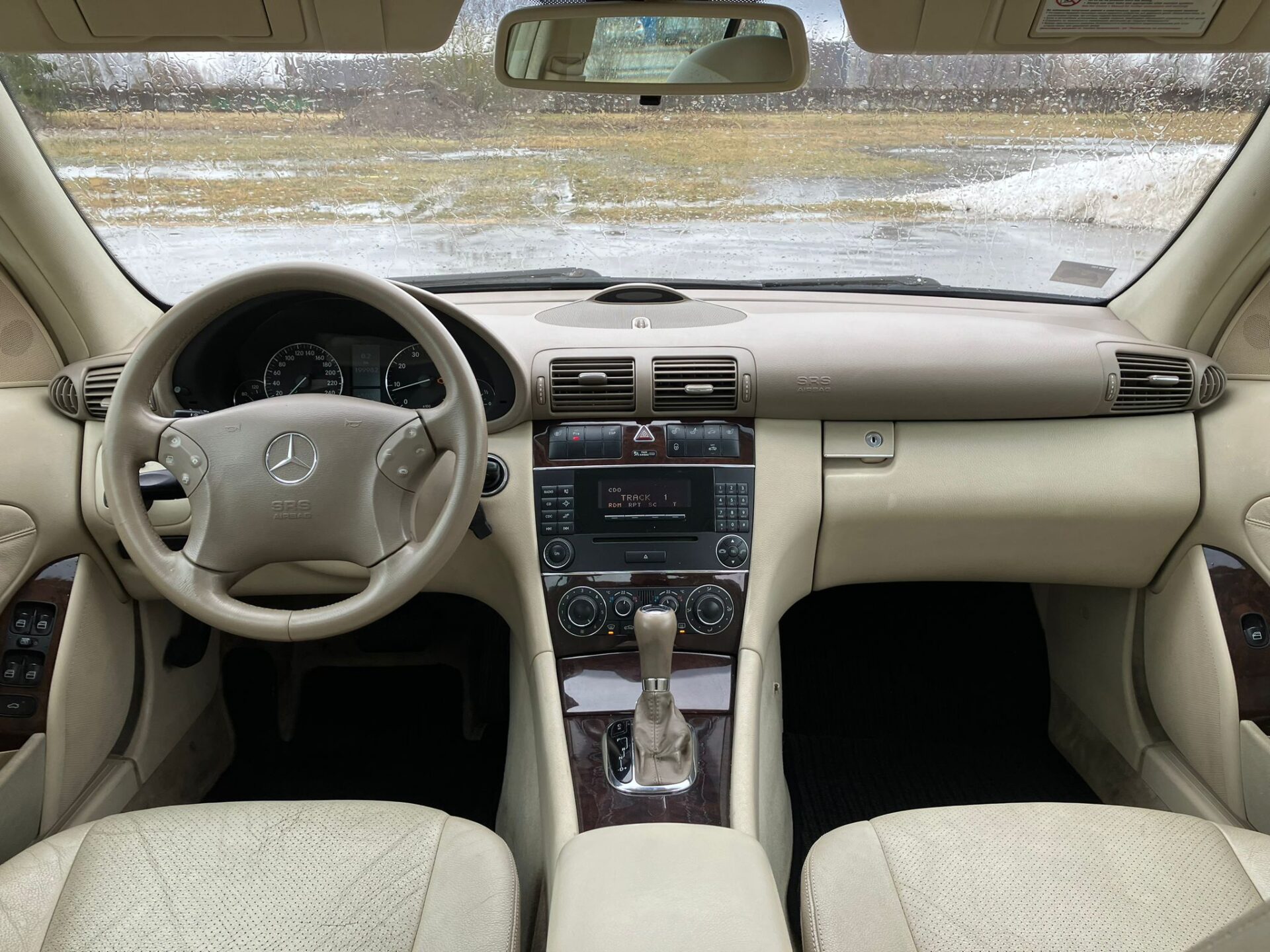 Mercedes Benz C180
