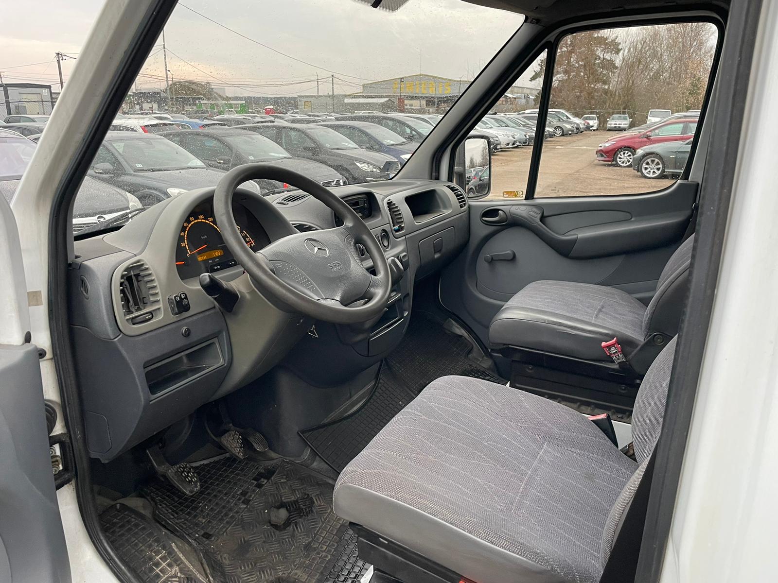 MERCEDES BENZ SPRINTER 211