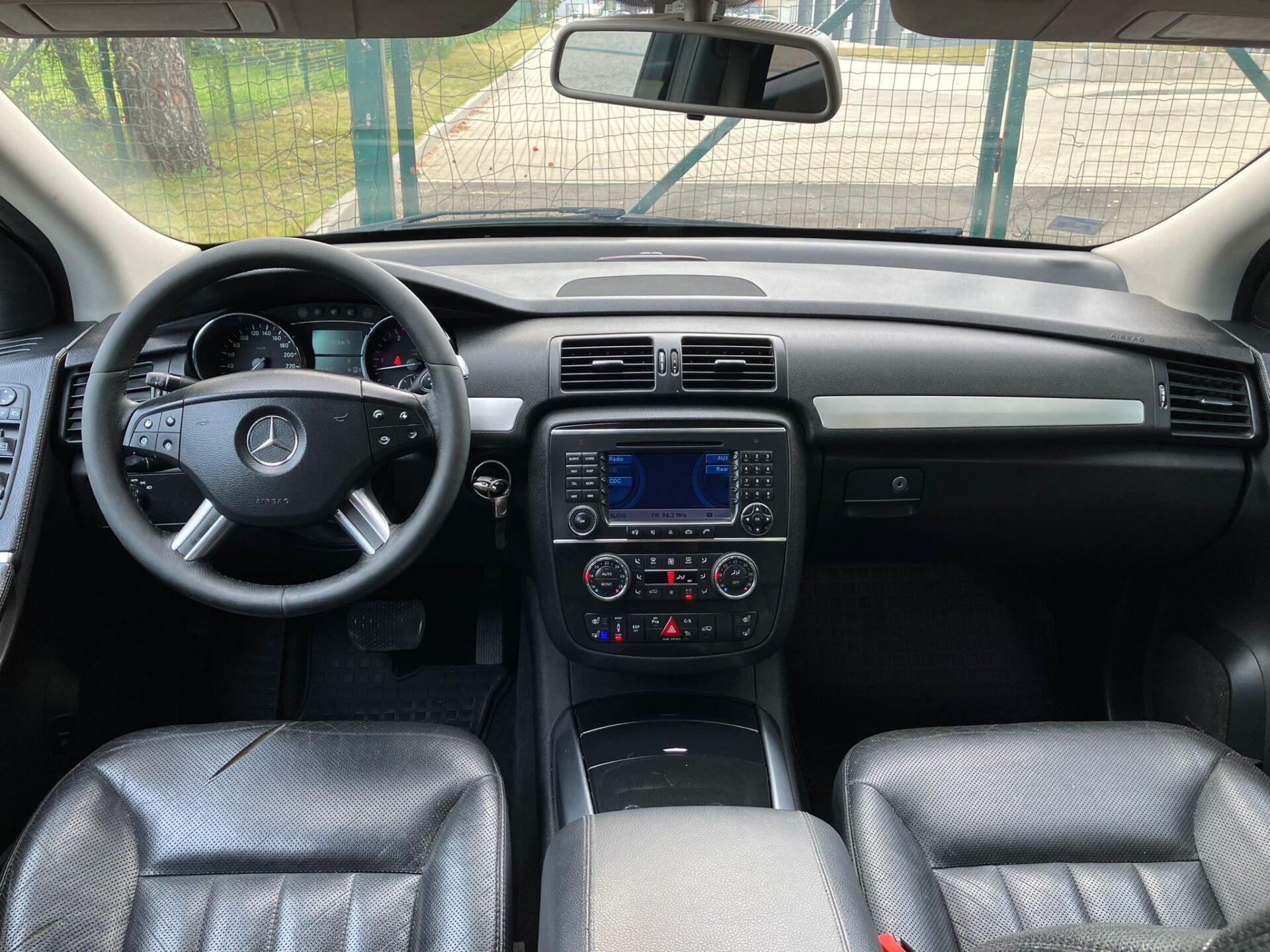 Mercedes Benz R320 7-vietas