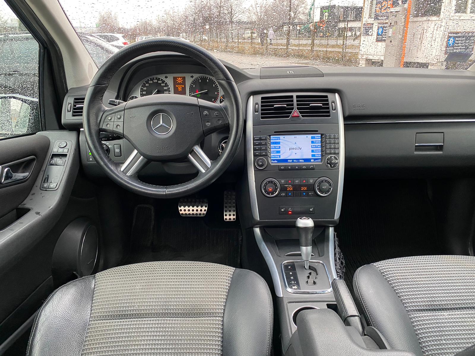 Mercedes B200