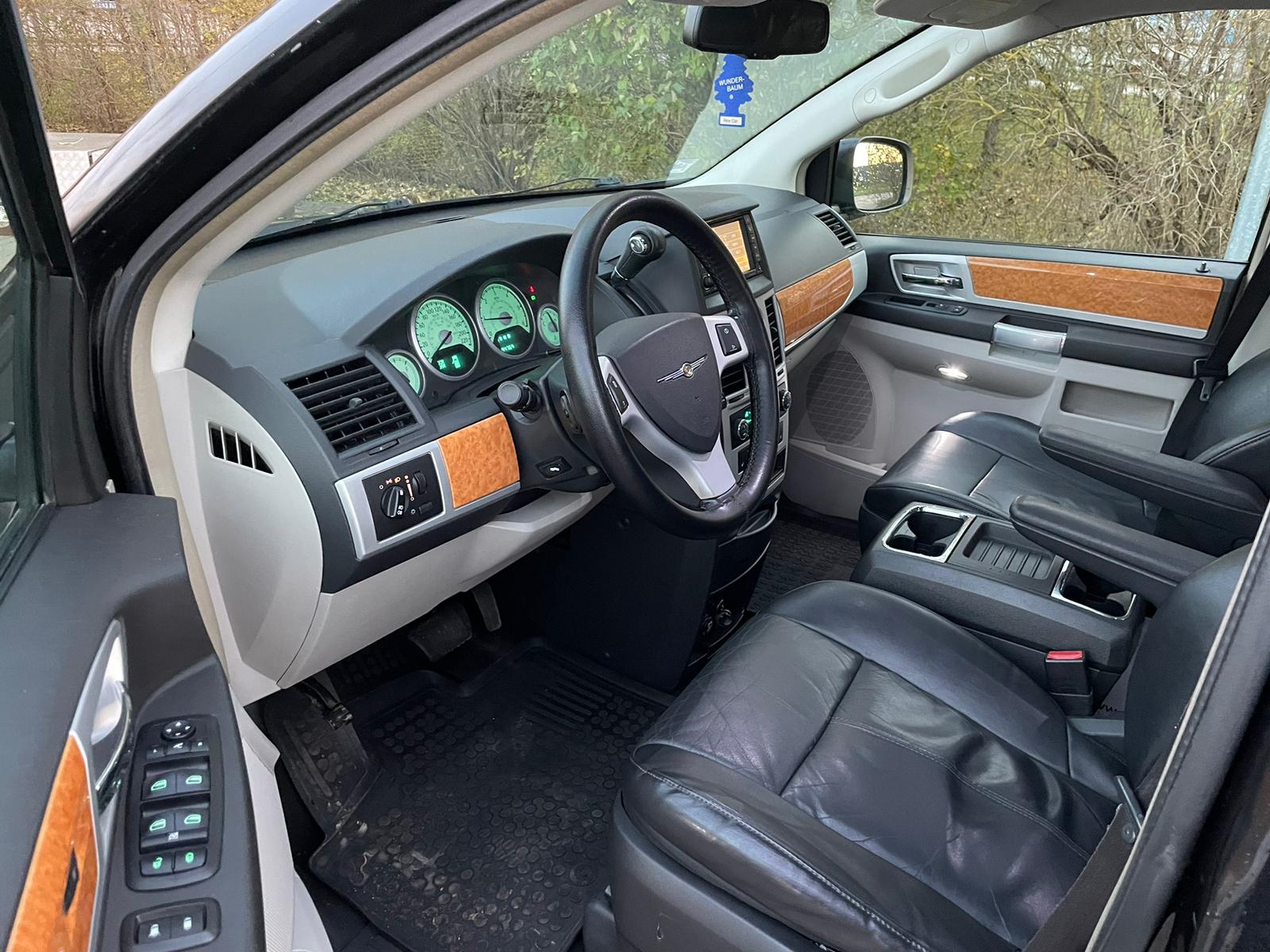 Chrysler Grand Voyager stowngo 7-VIETAS