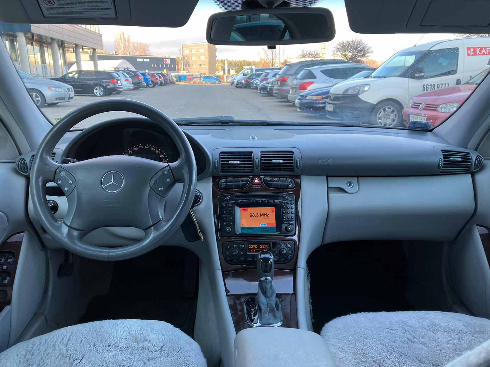 Mercedes Benz C220