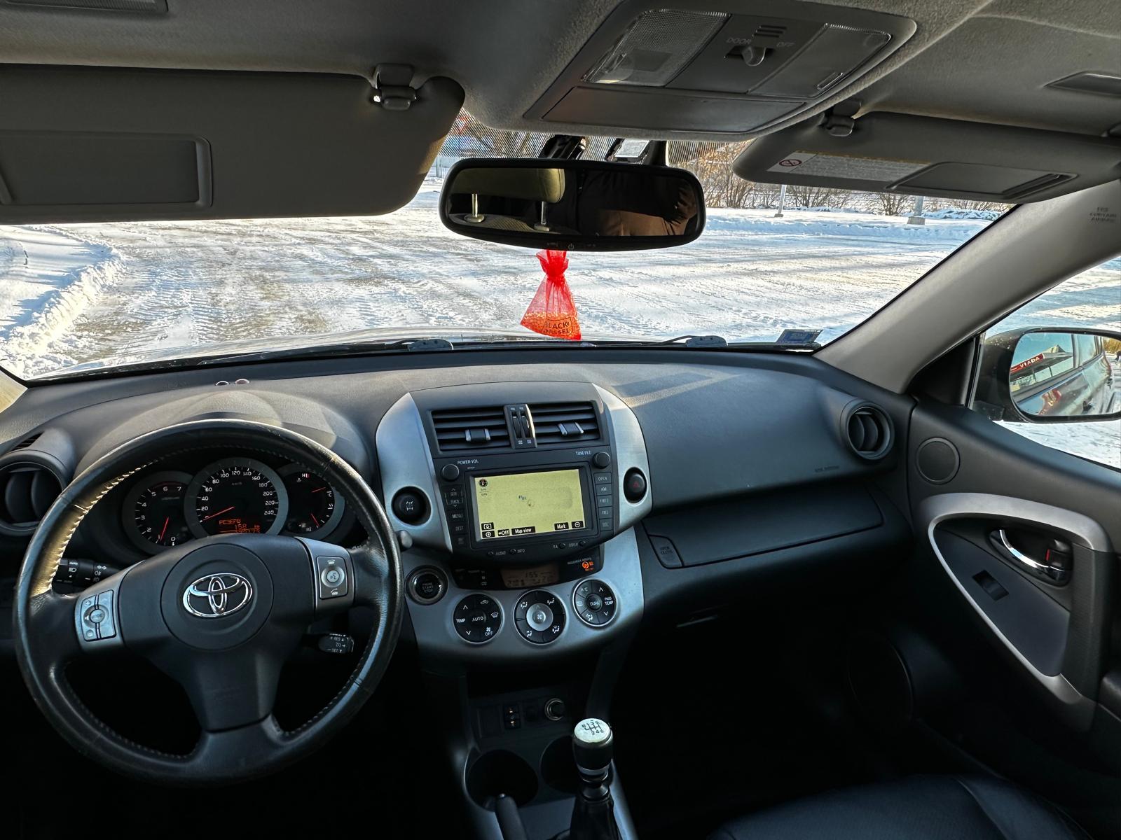 TOYOTA RAV4 4×4