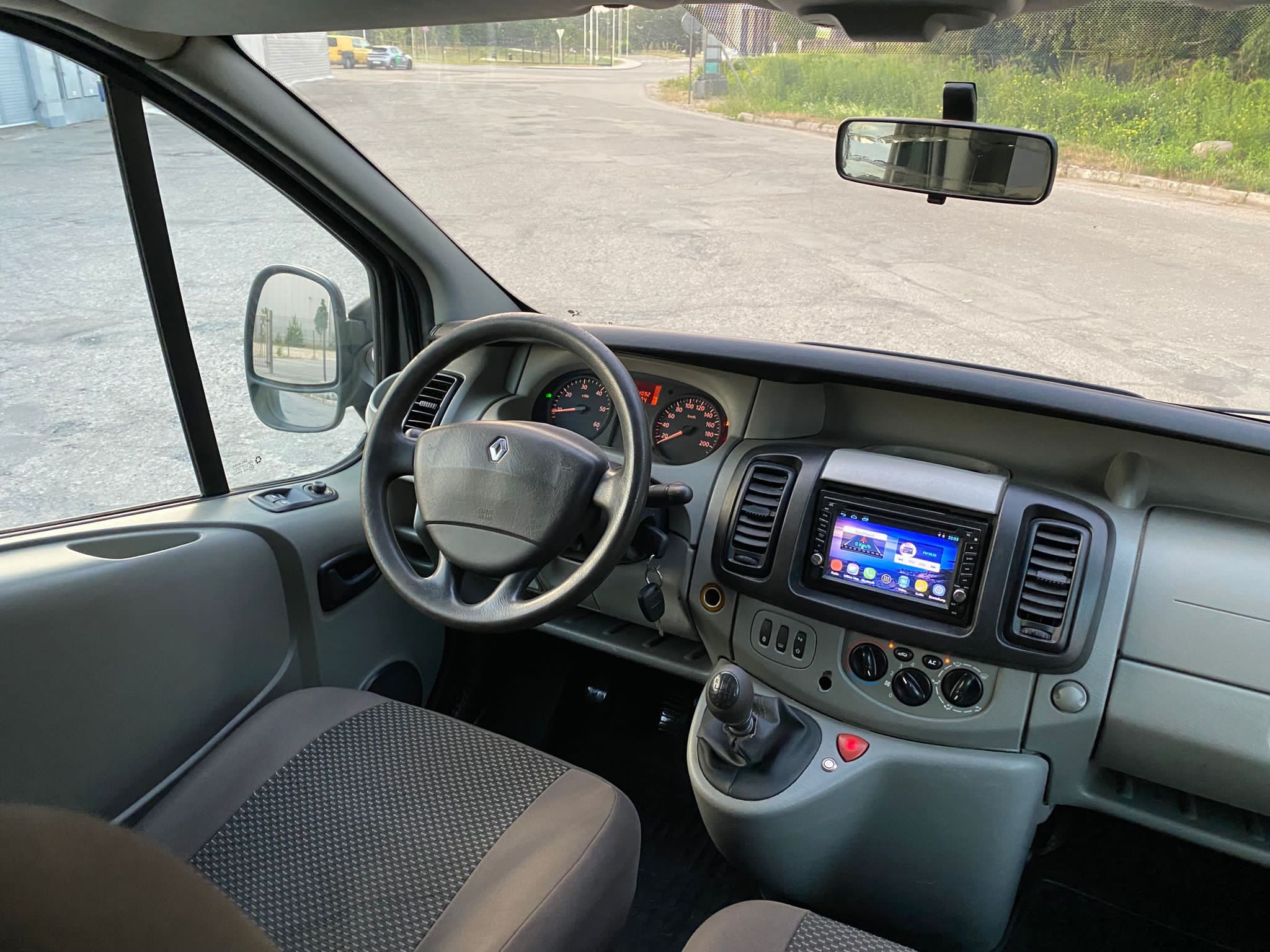 Renault Trafic Passenger 9-vietas