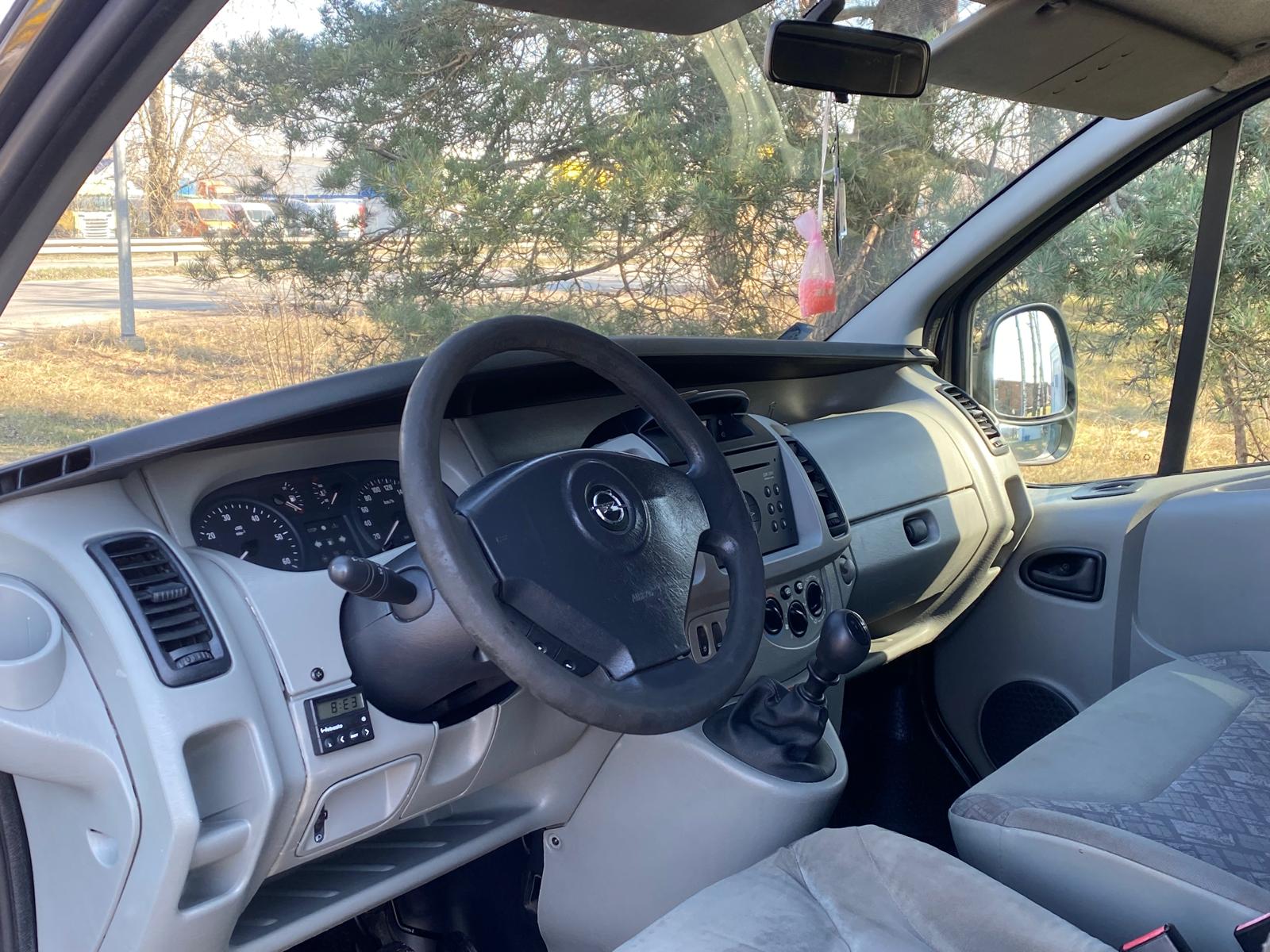 Opel Vivaro Грузовой фургон 3-мест