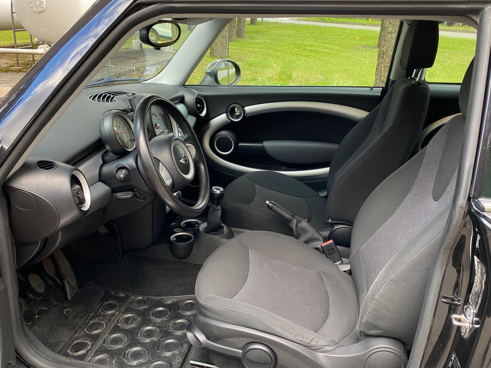 MINI COOPER CLUBMAN