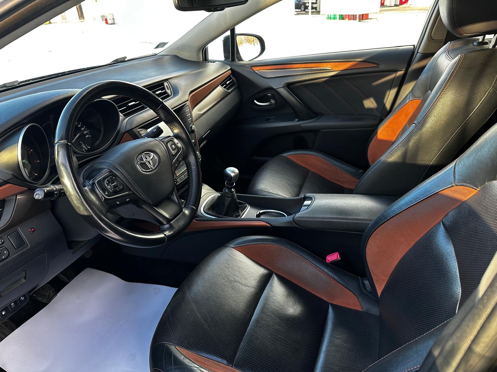 TOYOTA AVENSIS