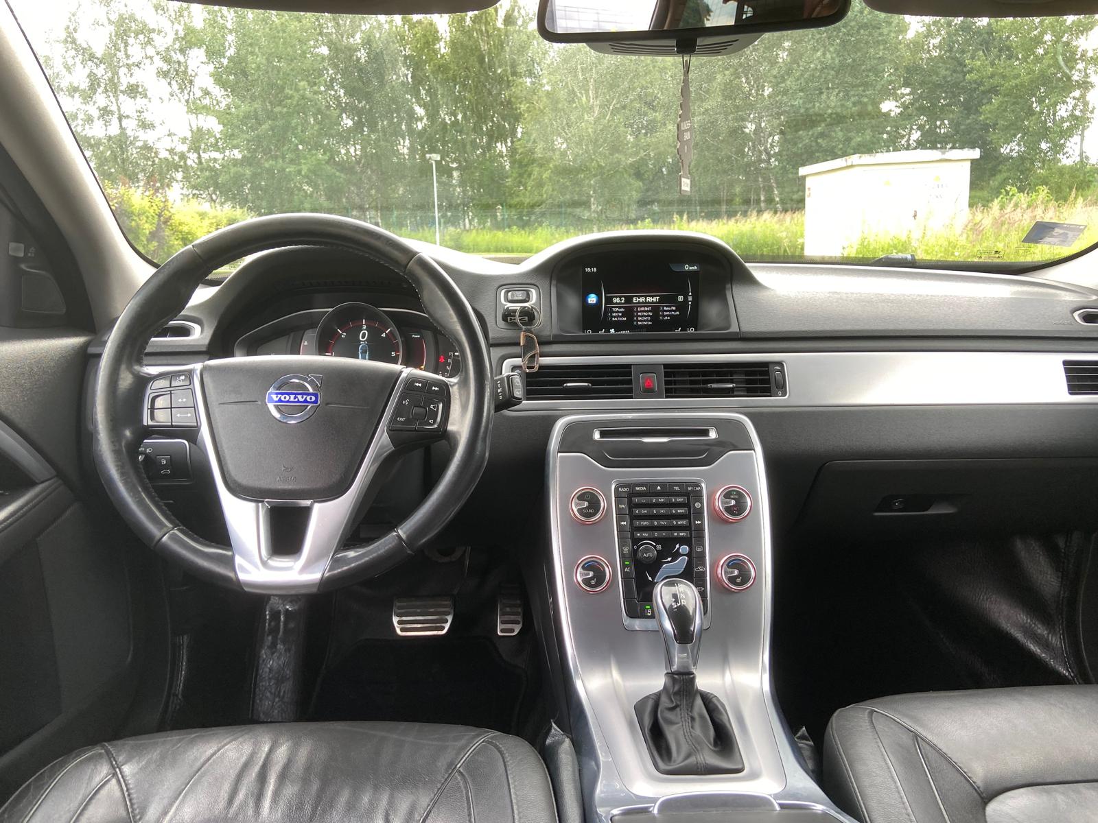 Volvo V70 Summum D4