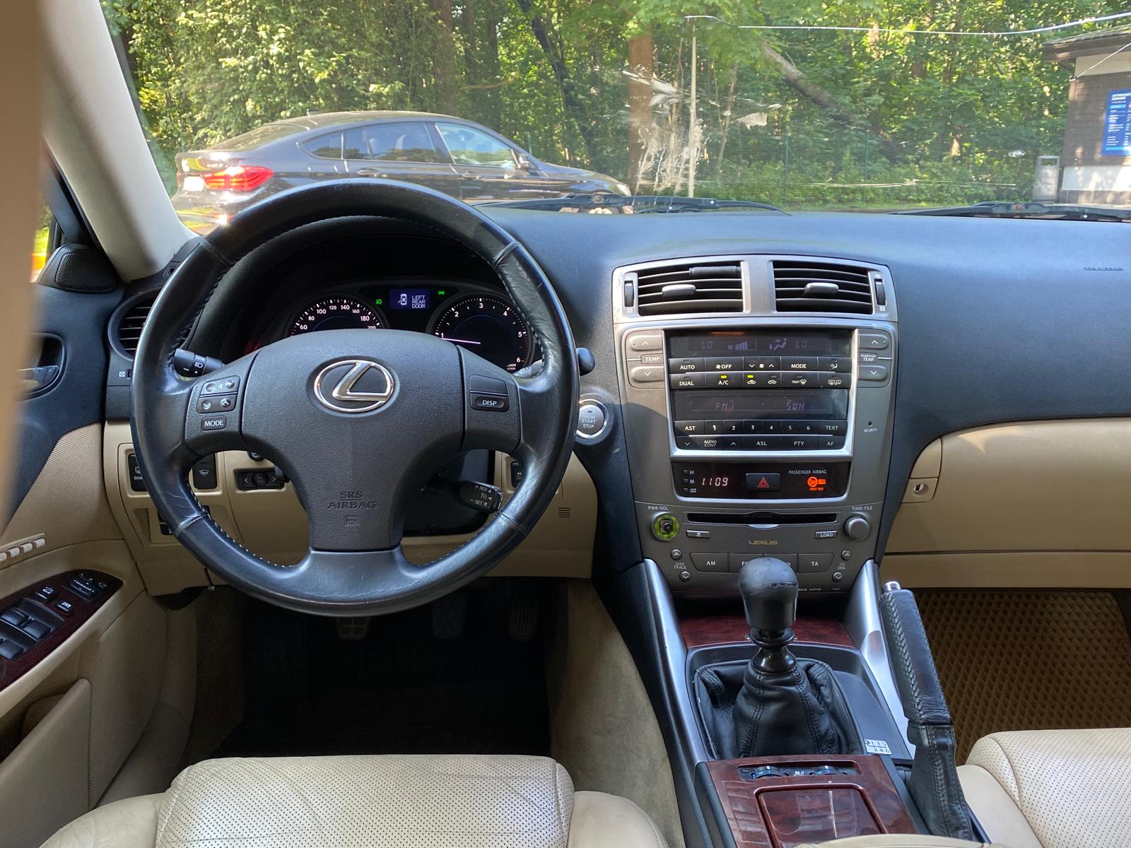 LEXUS IS 220