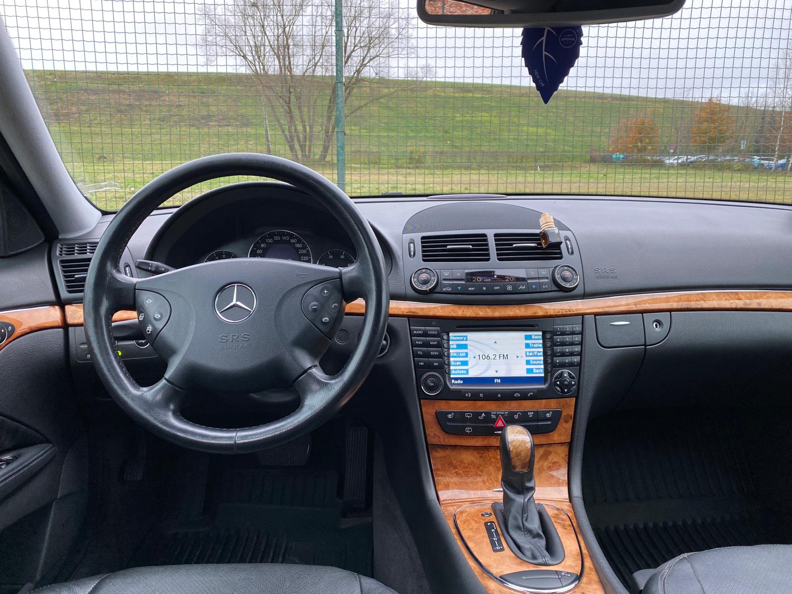 Mercedes Benz E320 Elegance