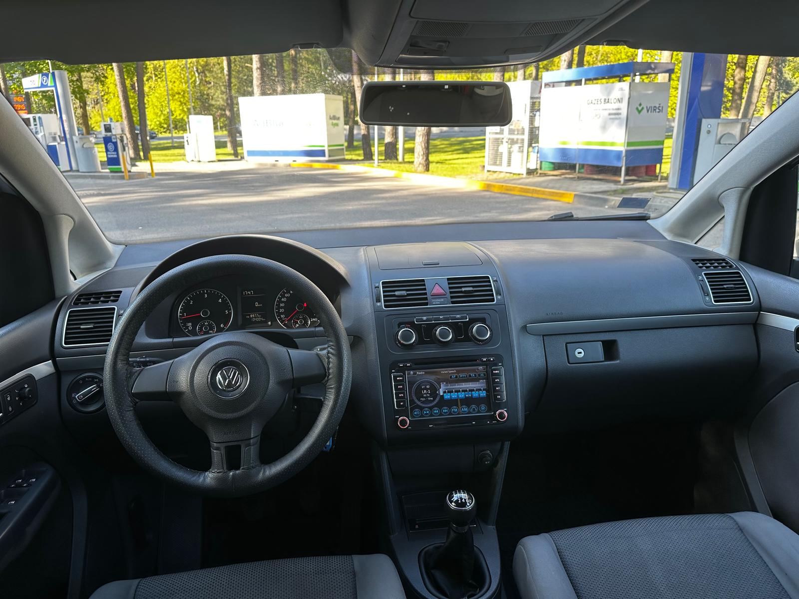 VW Touran 7-Vietīgs