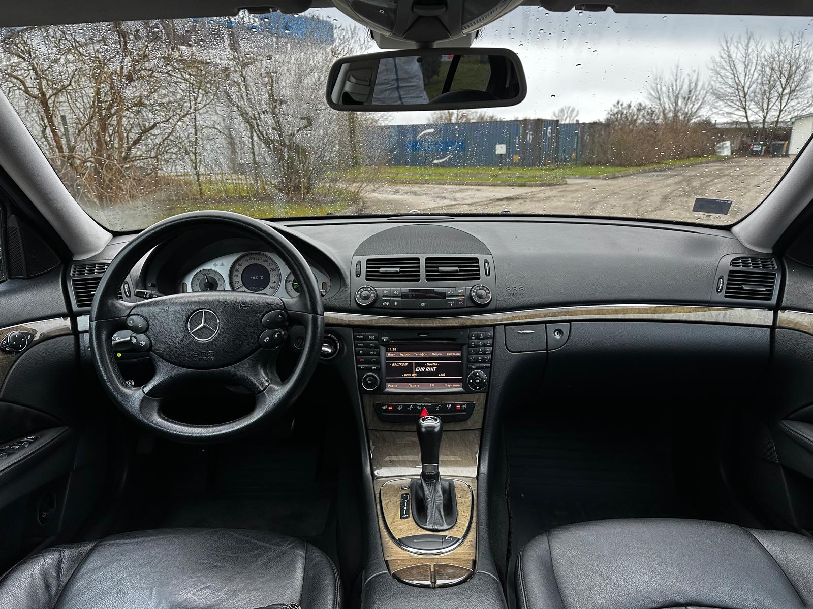 Mercedes Benz E220