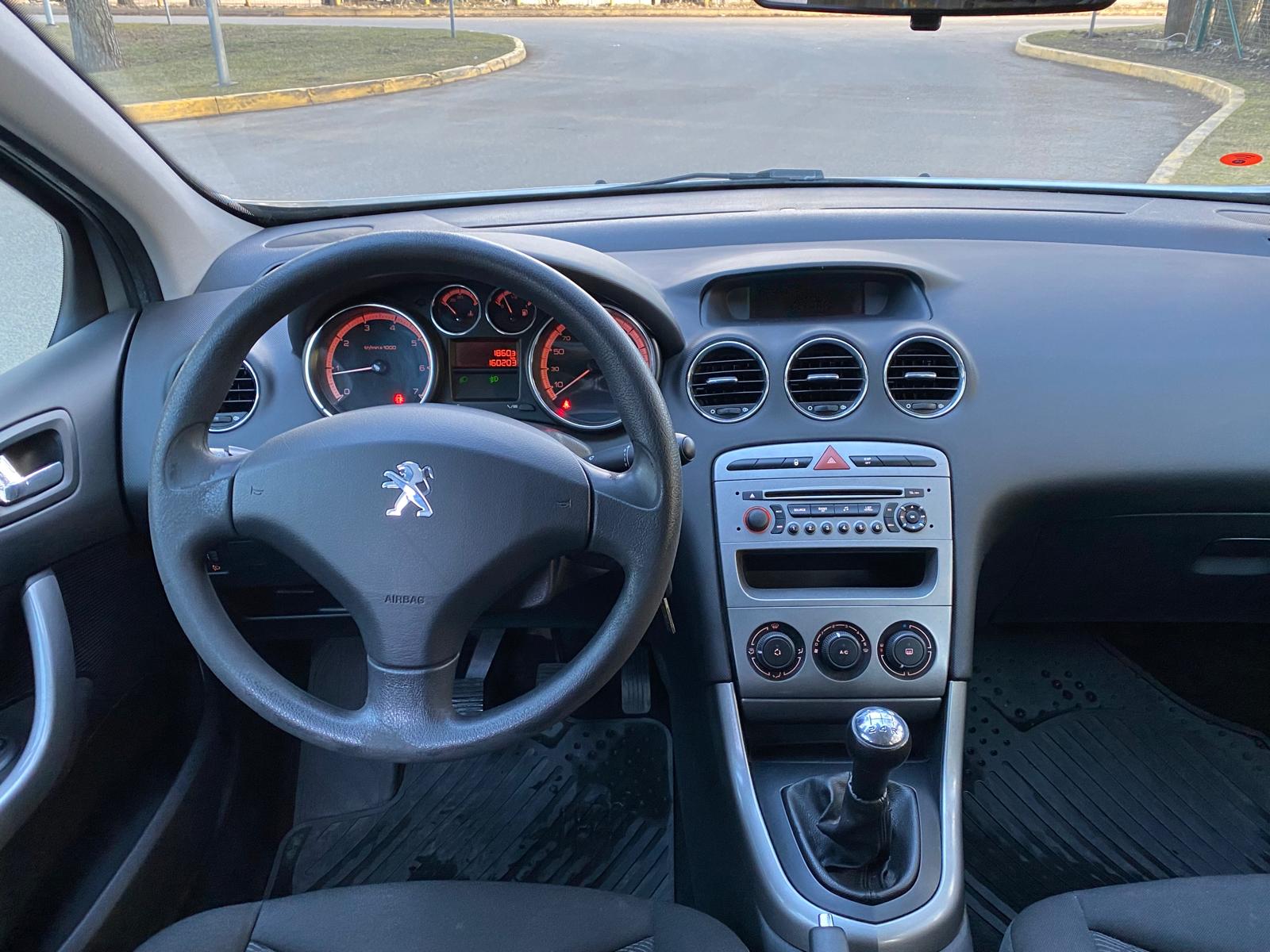 PEUGEOT 308