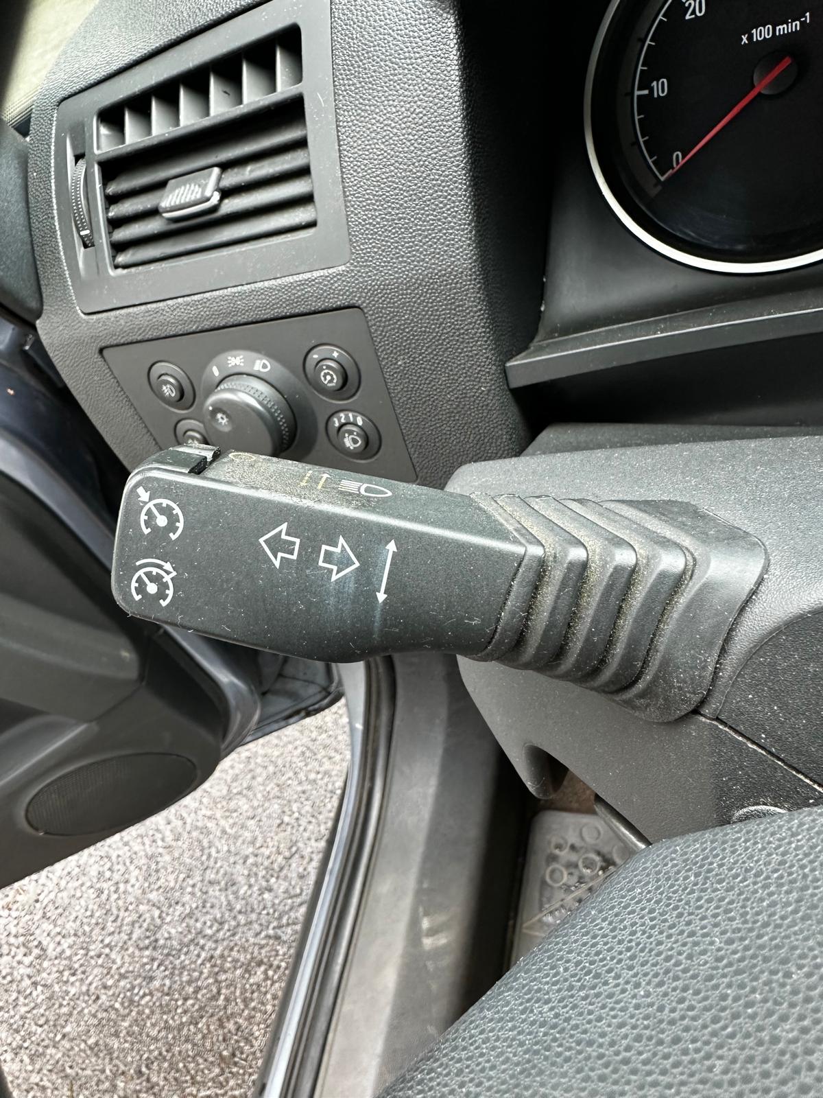 OPEL ZAFIRA 7-VIETAS