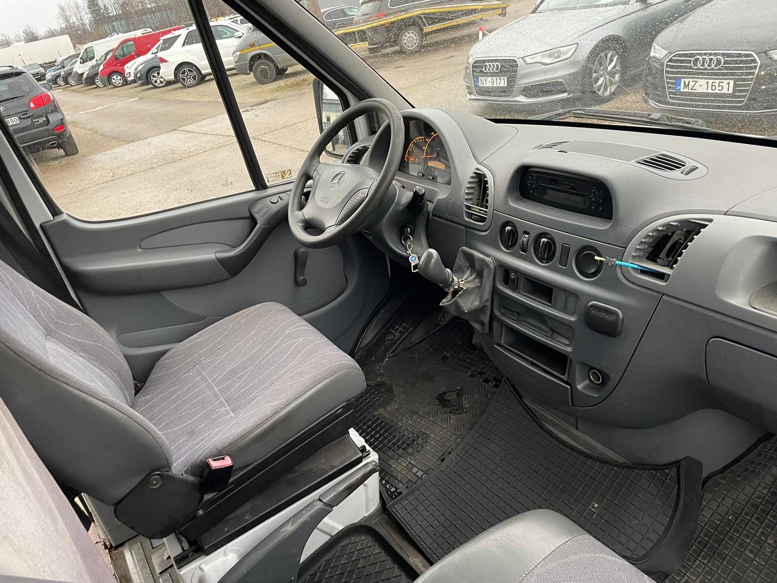 MERCEDES BENZ SPRINTER 211