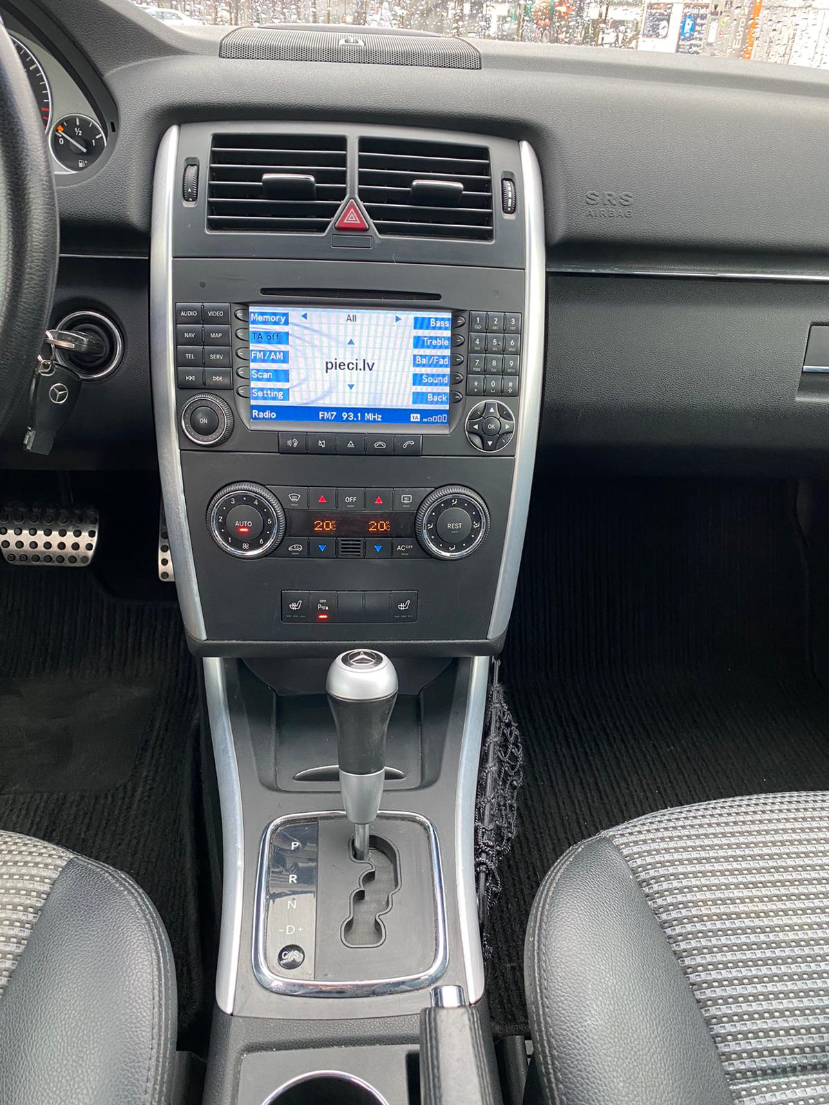 Mercedes B200