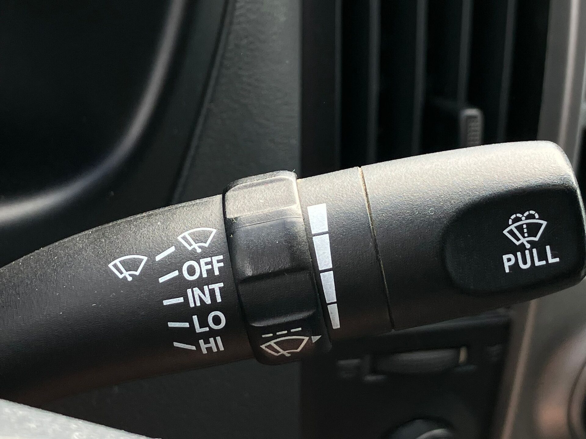 Hyundai H1 8-seats