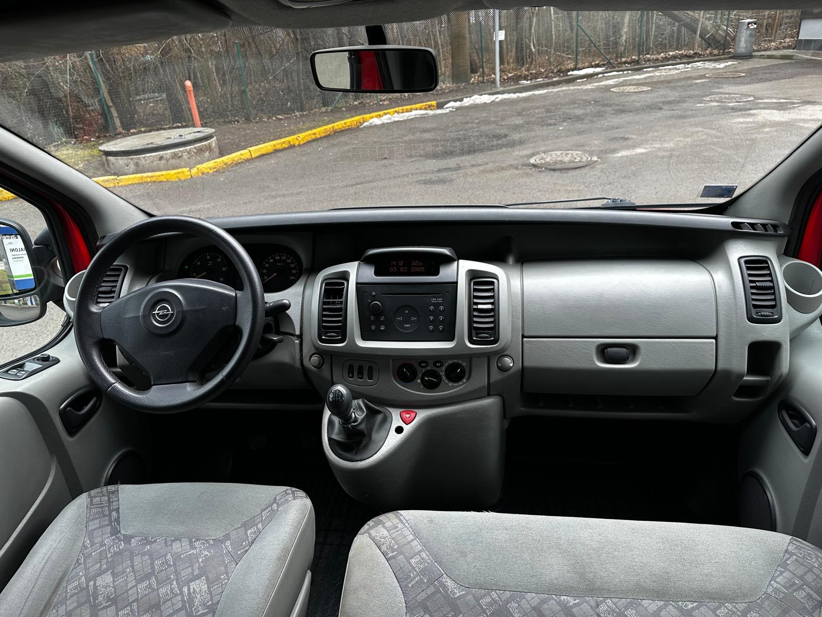 Opel Vivaro 5 seats