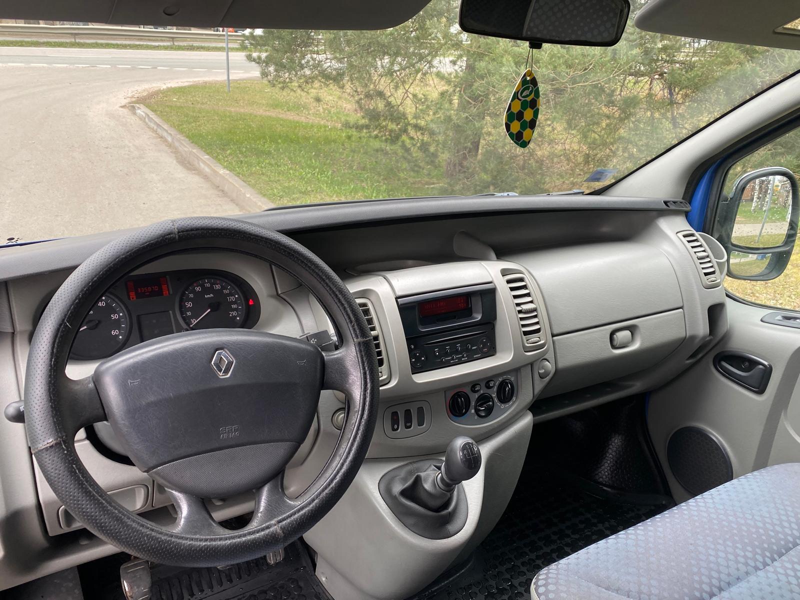 Renault Trafic Passenger 9-vietas