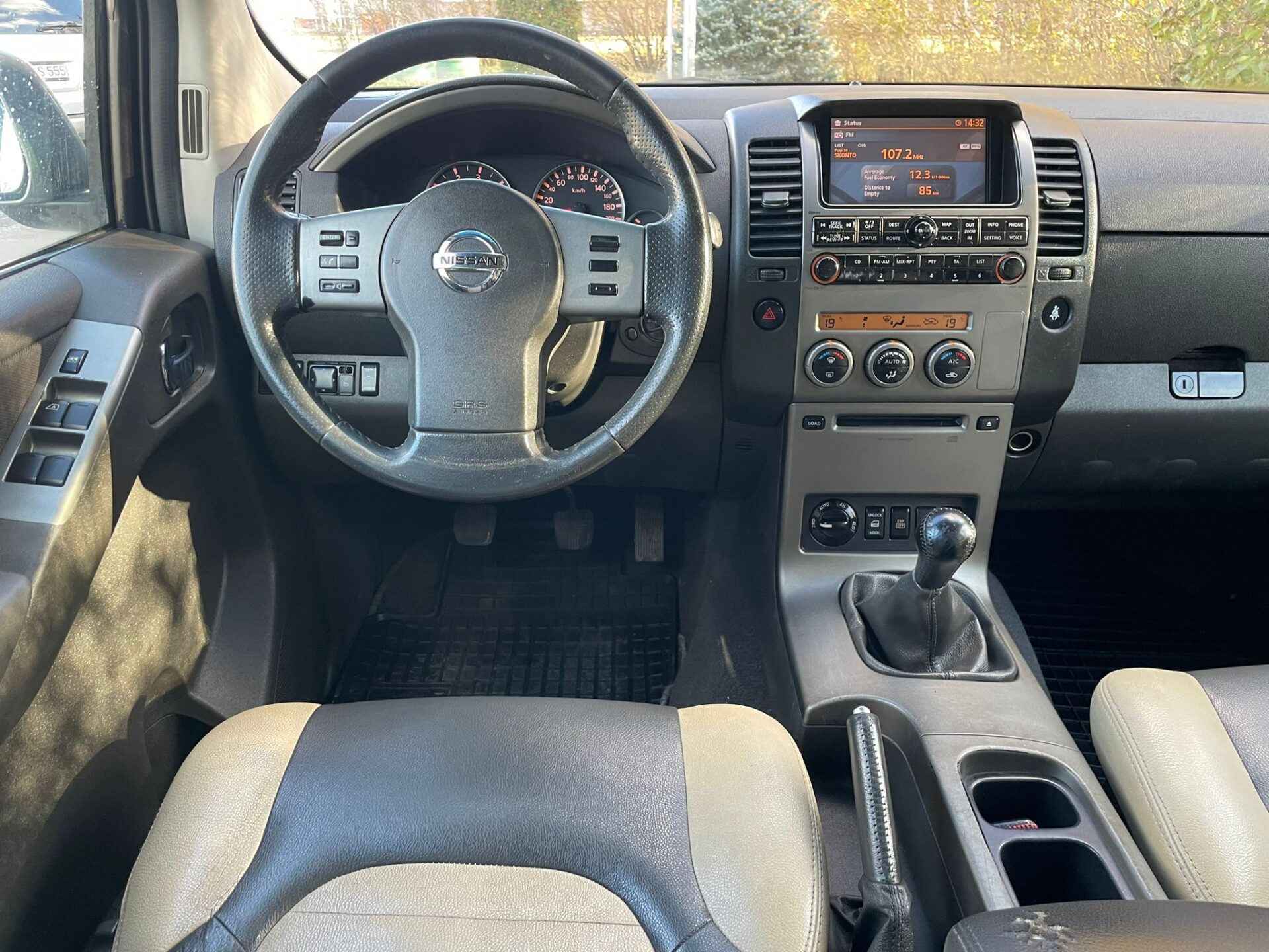 NISSAN PATHFINDER 4×4 7-vietas