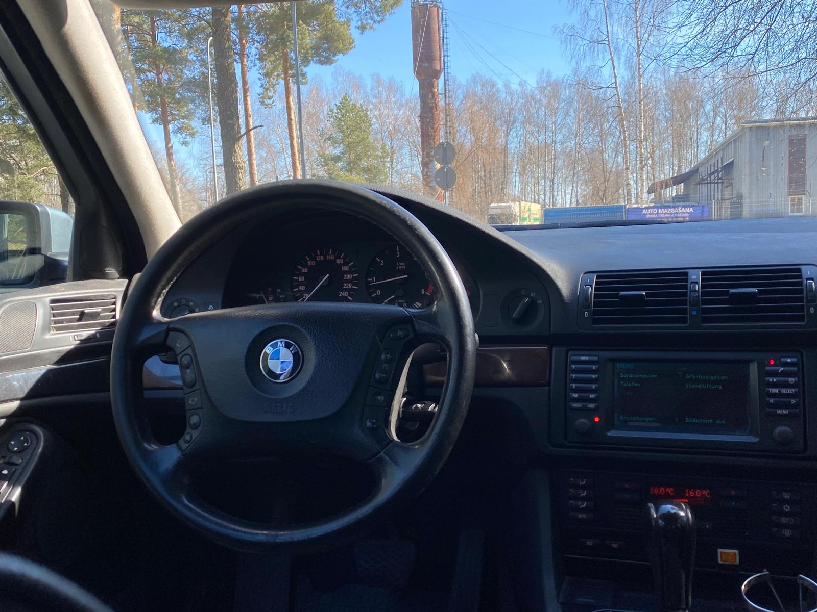 BMW 525