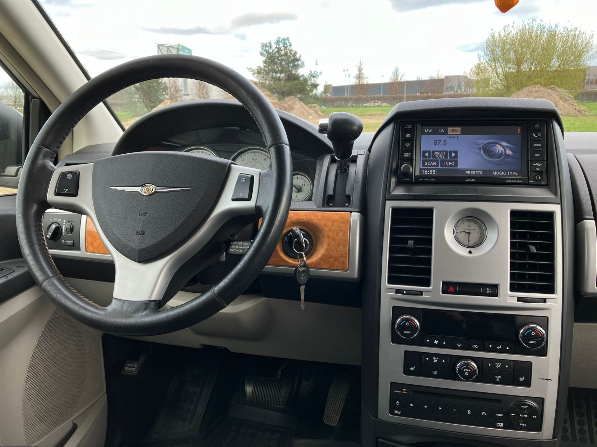 Chrysler Grand Voyager Stow&go 7-мест