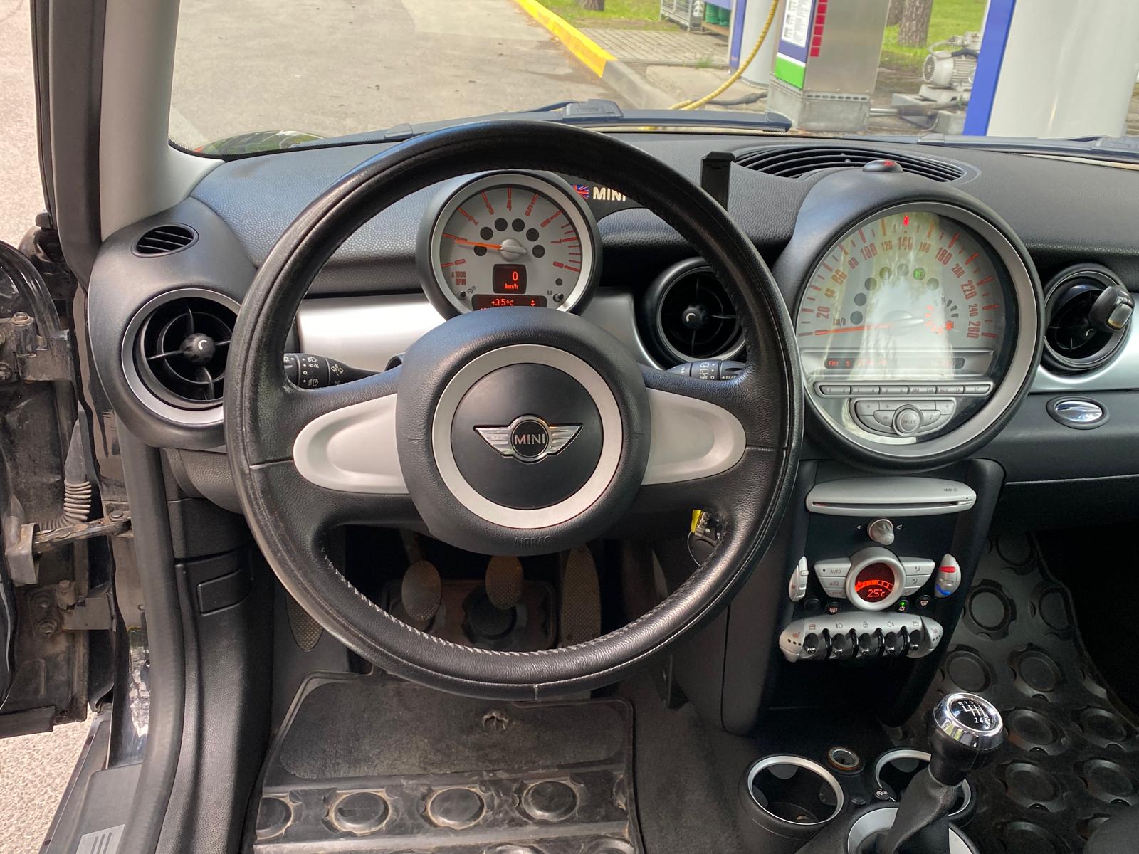 MINI COOPER CLUBMAN