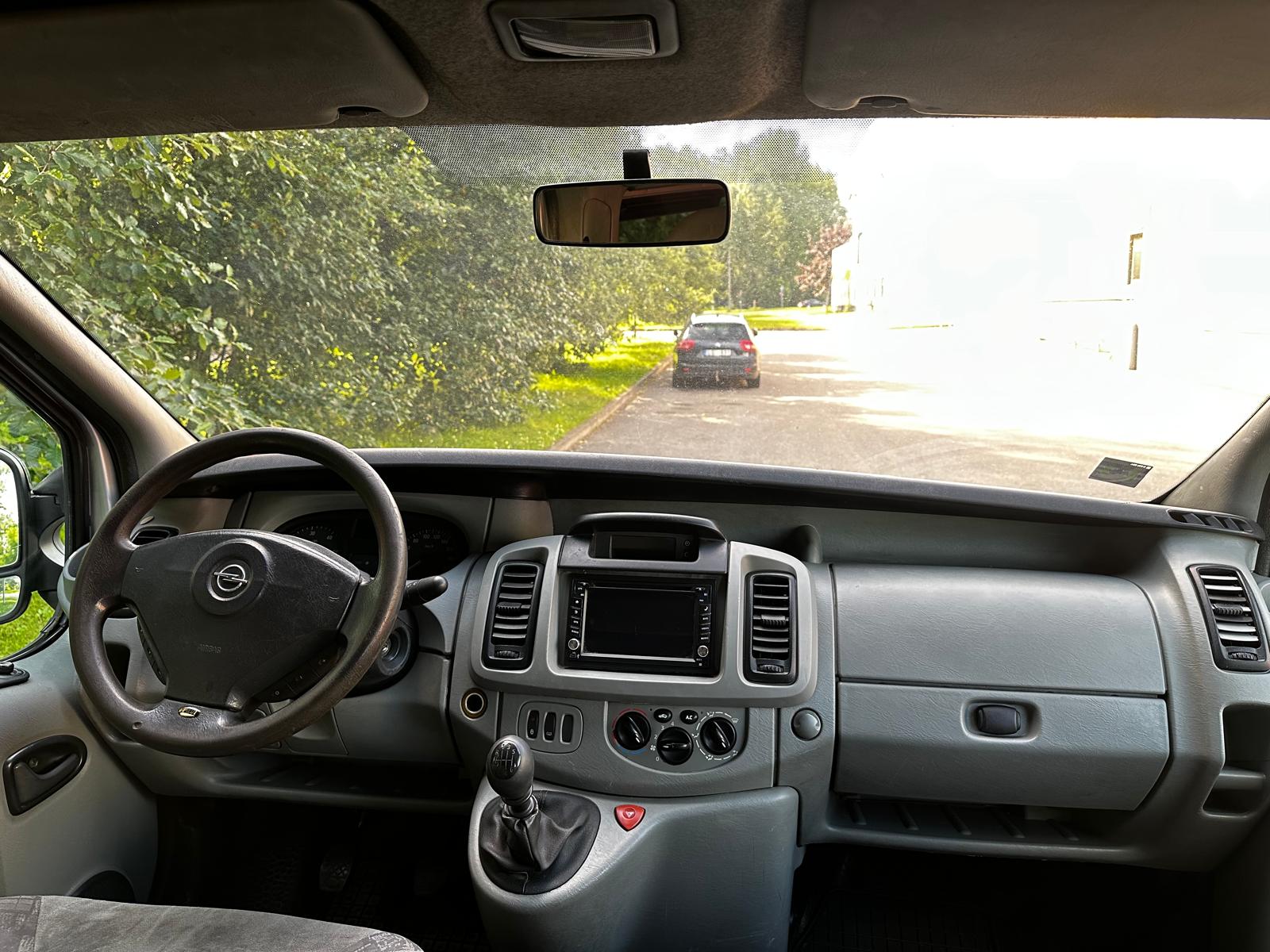 OPEL VIVARO 8-VIETAS