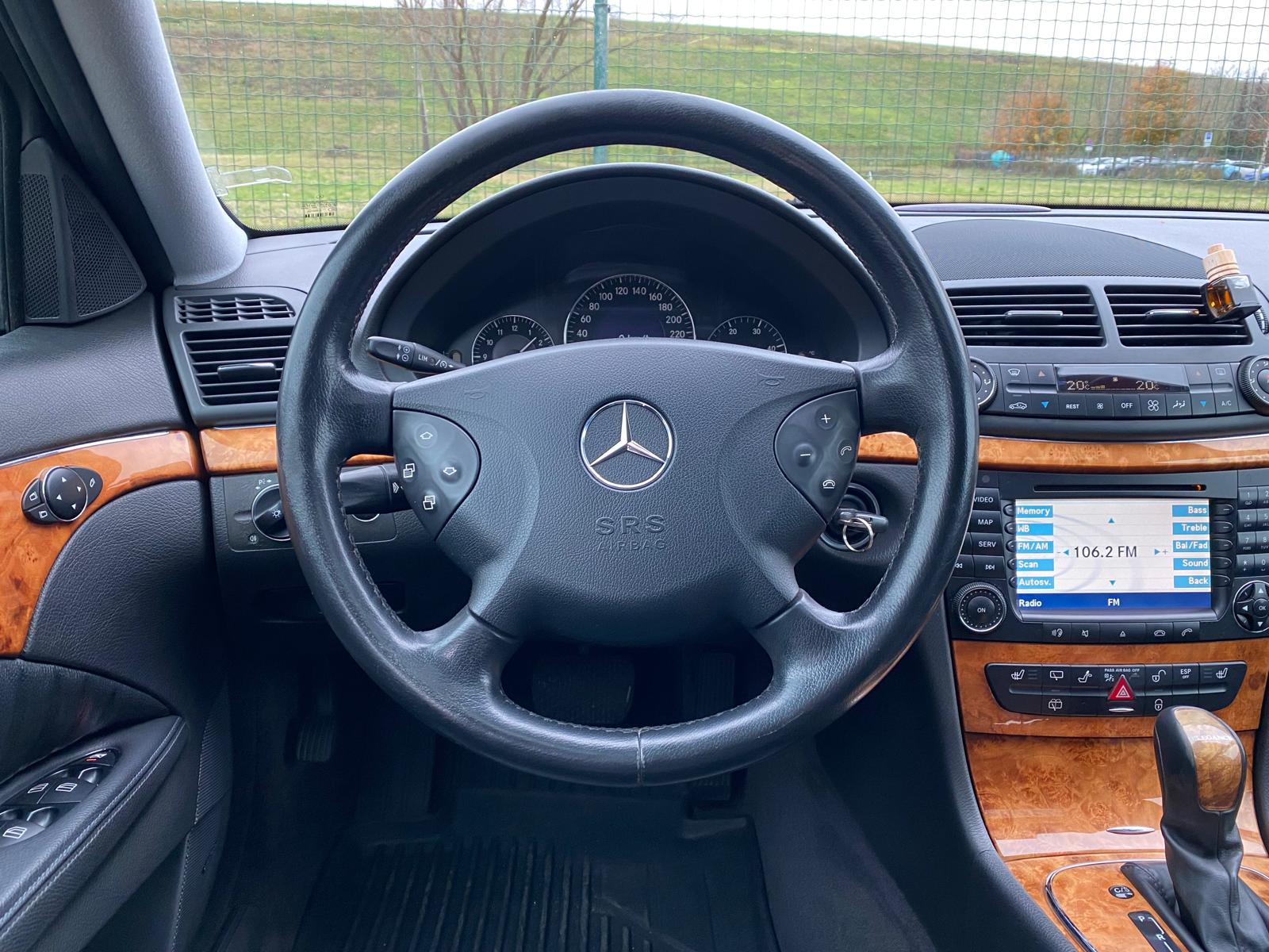 Mercedes Benz E320 Elegance