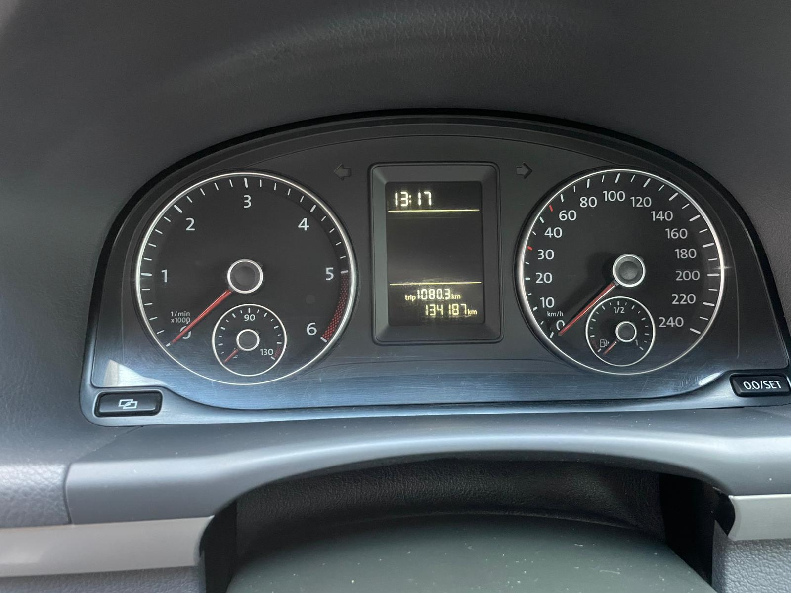 VW Touran 7-Vietīgs